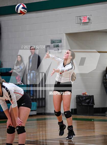 Thumbnail 3 in Three Rivers vs Schulenburg (UIL 2A Region 4 Semifinal Playoff) photogallery.