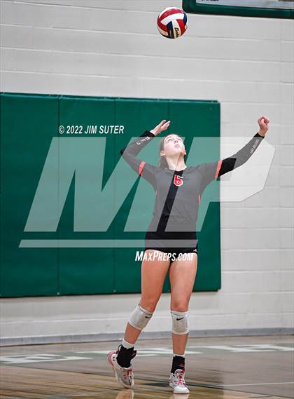 Thumbnail 3 in Three Rivers vs Schulenburg (UIL 2A Region 4 Semifinal Playoff) photogallery.