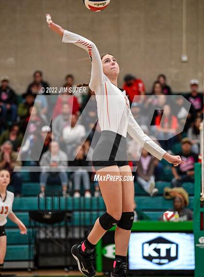 Thumbnail 3 in Three Rivers vs Schulenburg (UIL 2A Region 4 Semifinal Playoff) photogallery.