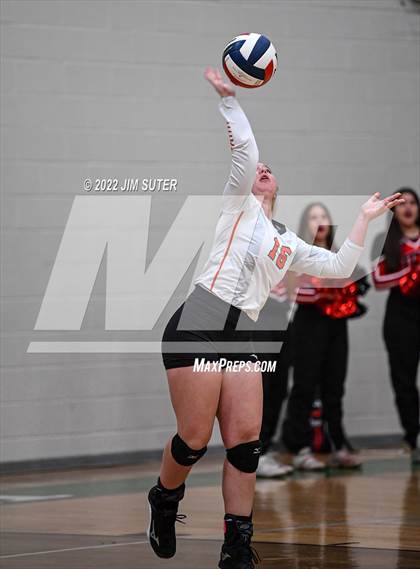 Thumbnail 3 in Three Rivers vs Schulenburg (UIL 2A Region 4 Semifinal Playoff) photogallery.