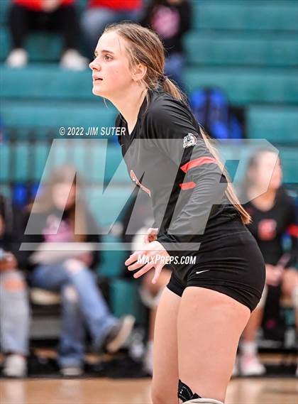 Thumbnail 1 in Three Rivers vs Schulenburg (UIL 2A Region 4 Semifinal Playoff) photogallery.