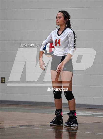 Thumbnail 3 in Three Rivers vs Schulenburg (UIL 2A Region 4 Semifinal Playoff) photogallery.
