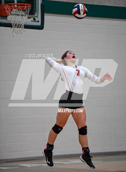 Thumbnail 1 in Three Rivers vs Schulenburg (UIL 2A Region 4 Semifinal Playoff) photogallery.