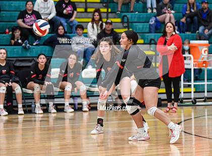Thumbnail 2 in Three Rivers vs Schulenburg (UIL 2A Region 4 Semifinal Playoff) photogallery.