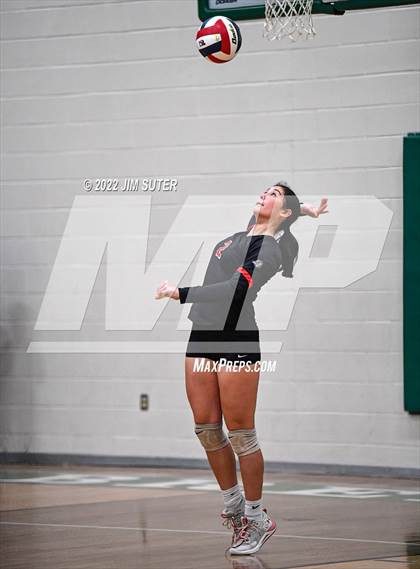 Thumbnail 2 in Three Rivers vs Schulenburg (UIL 2A Region 4 Semifinal Playoff) photogallery.