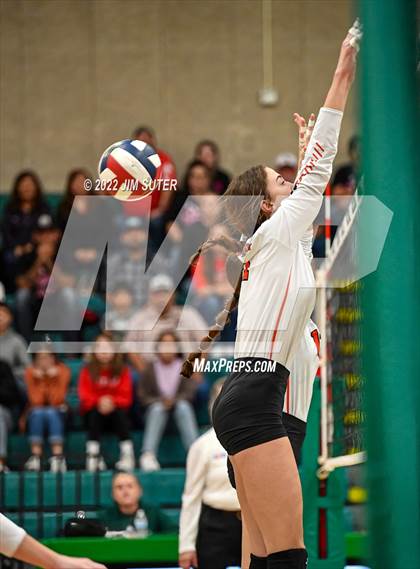 Thumbnail 3 in Three Rivers vs Schulenburg (UIL 2A Region 4 Semifinal Playoff) photogallery.