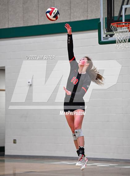 Thumbnail 2 in Three Rivers vs Schulenburg (UIL 2A Region 4 Semifinal Playoff) photogallery.
