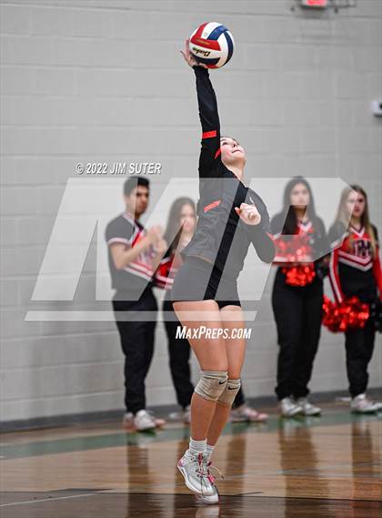 Thumbnail 2 in Three Rivers vs Schulenburg (UIL 2A Region 4 Semifinal Playoff) photogallery.