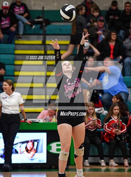 Thumbnail 2 in Three Rivers vs Schulenburg (UIL 2A Region 4 Semifinal Playoff) photogallery.