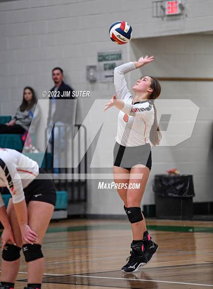 Thumbnail 2 in Three Rivers vs Schulenburg (UIL 2A Region 4 Semifinal Playoff) photogallery.