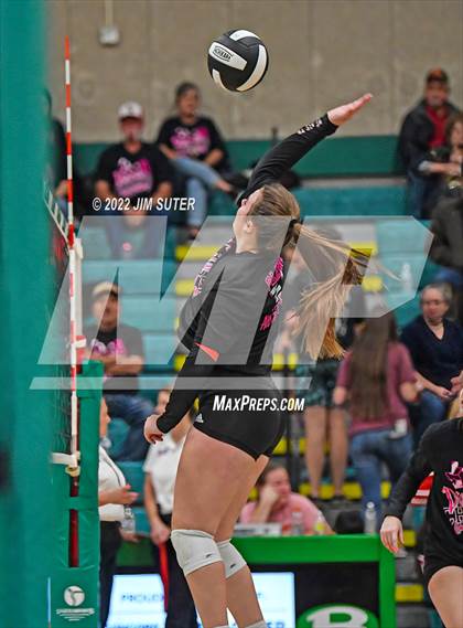 Thumbnail 1 in Three Rivers vs Schulenburg (UIL 2A Region 4 Semifinal Playoff) photogallery.