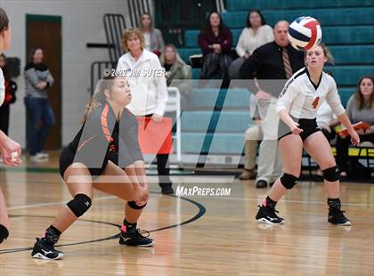 Thumbnail 2 in Three Rivers vs Schulenburg (UIL 2A Region 4 Semifinal Playoff) photogallery.