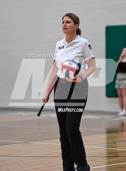 Thumbnail 2 in Three Rivers vs Schulenburg (UIL 2A Region 4 Semifinal Playoff) photogallery.