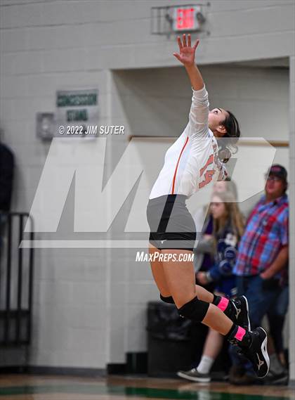 Thumbnail 1 in Three Rivers vs Schulenburg (UIL 2A Region 4 Semifinal Playoff) photogallery.