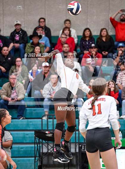 Thumbnail 1 in Three Rivers vs Schulenburg (UIL 2A Region 4 Semifinal Playoff) photogallery.