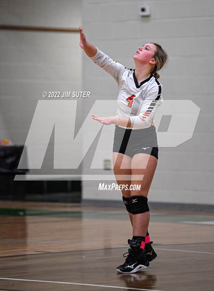 Thumbnail 1 in Three Rivers vs Schulenburg (UIL 2A Region 4 Semifinal Playoff) photogallery.