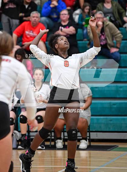 Thumbnail 1 in Three Rivers vs Schulenburg (UIL 2A Region 4 Semifinal Playoff) photogallery.