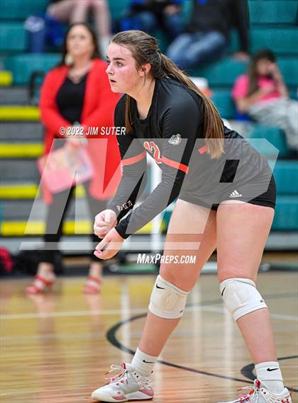 Thumbnail 2 in Three Rivers vs Schulenburg (UIL 2A Region 4 Semifinal Playoff) photogallery.