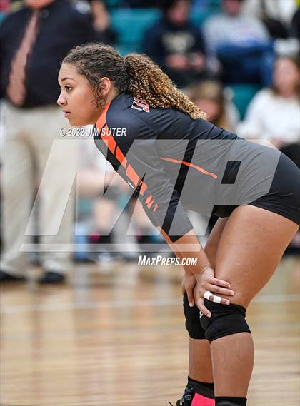 Thumbnail 2 in Three Rivers vs Schulenburg (UIL 2A Region 4 Semifinal Playoff) photogallery.