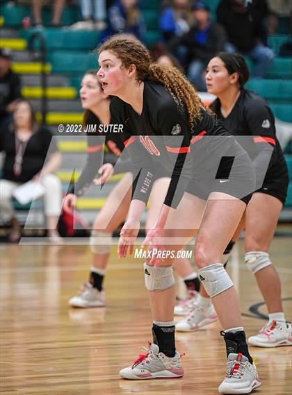 Thumbnail 2 in Three Rivers vs Schulenburg (UIL 2A Region 4 Semifinal Playoff) photogallery.