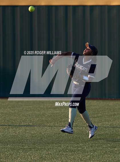 Thumbnail 3 in Southmoore vs Jenks <b> Wrong Season </B> photogallery.