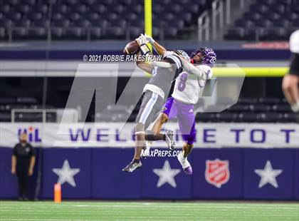 Thumbnail 3 in Paetow vs. College Station (UIL Football 5A D1 Finals) photogallery.