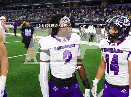 Thumbnail 2 in Paetow vs. College Station (UIL Football 5A D1 Finals) photogallery.