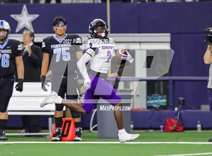 Thumbnail 1 in Paetow vs. College Station (UIL Football 5A D1 Finals) photogallery.