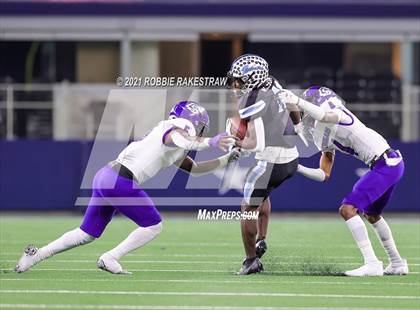 Thumbnail 2 in Paetow vs. College Station (UIL Football 5A D1 Finals) photogallery.