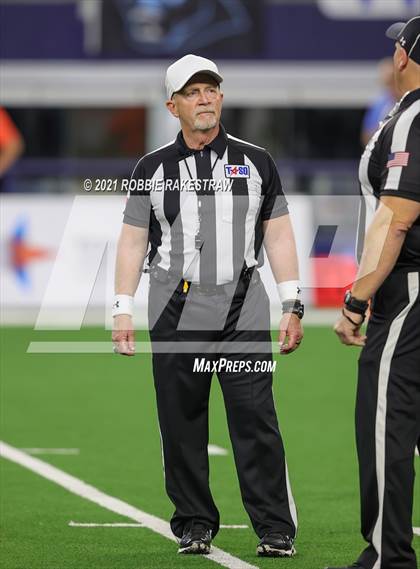 Thumbnail 2 in Paetow vs. College Station (UIL Football 5A D1 Finals) photogallery.
