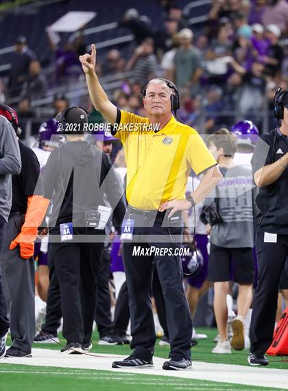 Thumbnail 2 in Paetow vs. College Station (UIL Football 5A D1 Finals) photogallery.
