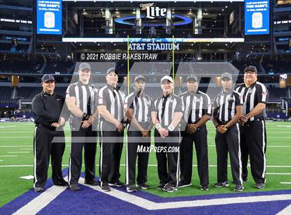 Thumbnail 2 in Paetow vs. College Station (UIL Football 5A D1 Finals) photogallery.