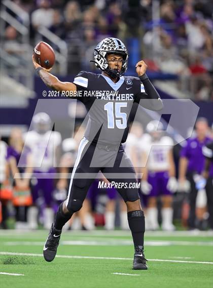 Thumbnail 1 in Paetow vs. College Station (UIL Football 5A D1 Finals) photogallery.