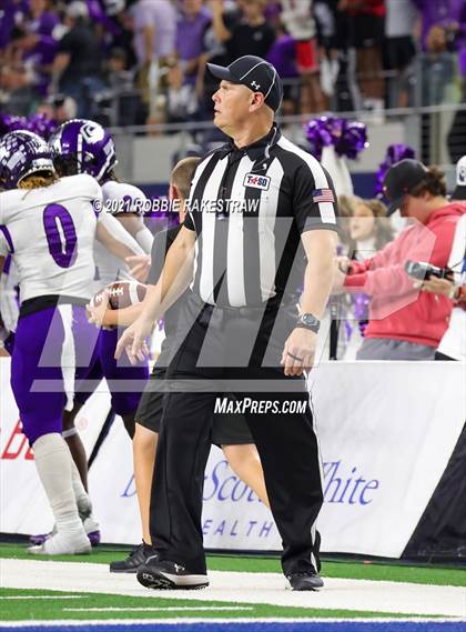 Thumbnail 1 in Paetow vs. College Station (UIL Football 5A D1 Finals) photogallery.