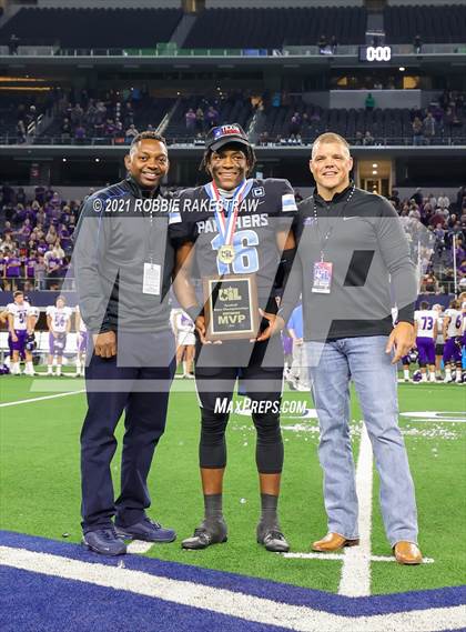 Thumbnail 3 in Paetow vs. College Station (UIL Football 5A D1 Finals) photogallery.