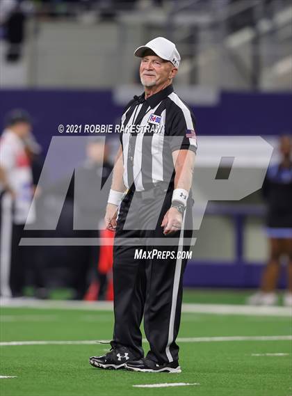 Thumbnail 1 in Paetow vs. College Station (UIL Football 5A D1 Finals) photogallery.