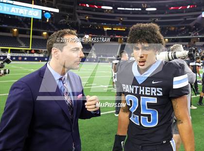 Thumbnail 2 in Paetow vs. College Station (UIL Football 5A D1 Finals) photogallery.