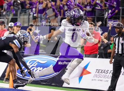 Thumbnail 2 in Paetow vs. College Station (UIL Football 5A D1 Finals) photogallery.