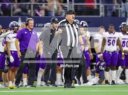 Thumbnail 3 in Paetow vs. College Station (UIL Football 5A D1 Finals) photogallery.
