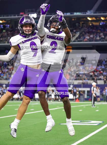 Thumbnail 2 in Paetow vs. College Station (UIL Football 5A D1 Finals) photogallery.