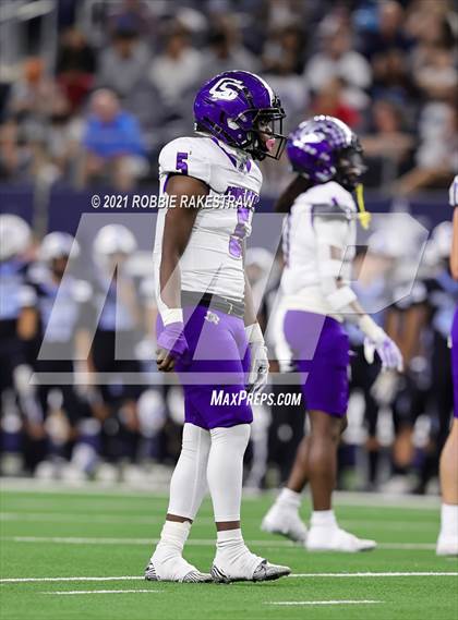 Thumbnail 2 in Paetow vs. College Station (UIL Football 5A D1 Finals) photogallery.