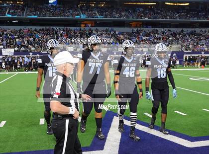 Thumbnail 2 in Paetow vs. College Station (UIL Football 5A D1 Finals) photogallery.