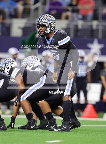 Thumbnail 2 in Paetow vs. College Station (UIL Football 5A D1 Finals) photogallery.