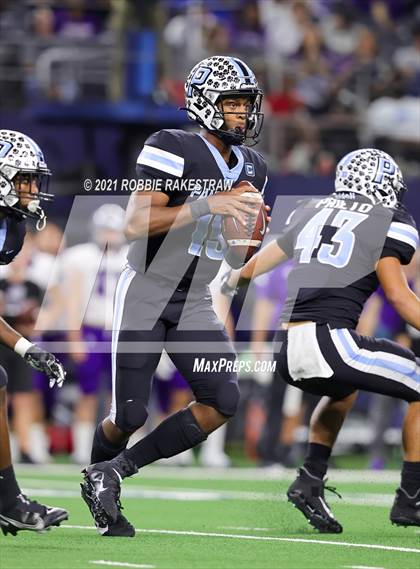 Thumbnail 2 in Paetow vs. College Station (UIL Football 5A D1 Finals) photogallery.