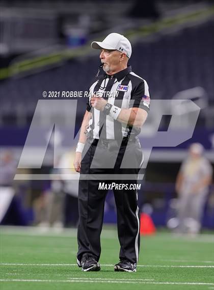 Thumbnail 1 in Paetow vs. College Station (UIL Football 5A D1 Finals) photogallery.