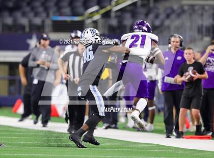 Thumbnail 3 in Paetow vs. College Station (UIL Football 5A D1 Finals) photogallery.