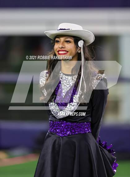Thumbnail 1 in Paetow vs. College Station (UIL Football 5A D1 Finals) photogallery.