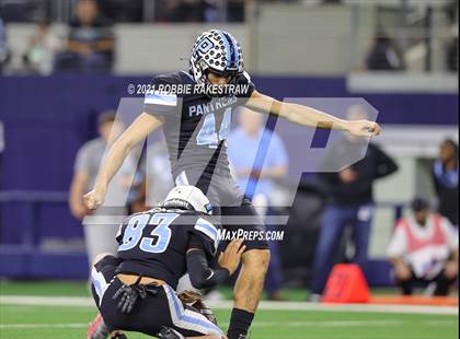 Thumbnail 1 in Paetow vs. College Station (UIL Football 5A D1 Finals) photogallery.