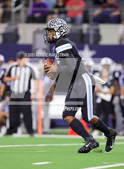 Thumbnail 3 in Paetow vs. College Station (UIL Football 5A D1 Finals) photogallery.