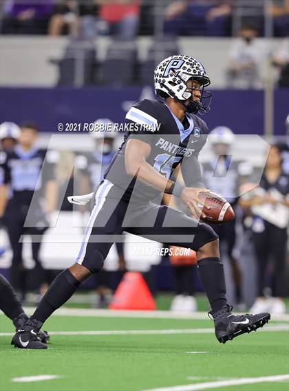 Thumbnail 3 in Paetow vs. College Station (UIL Football 5A D1 Finals) photogallery.